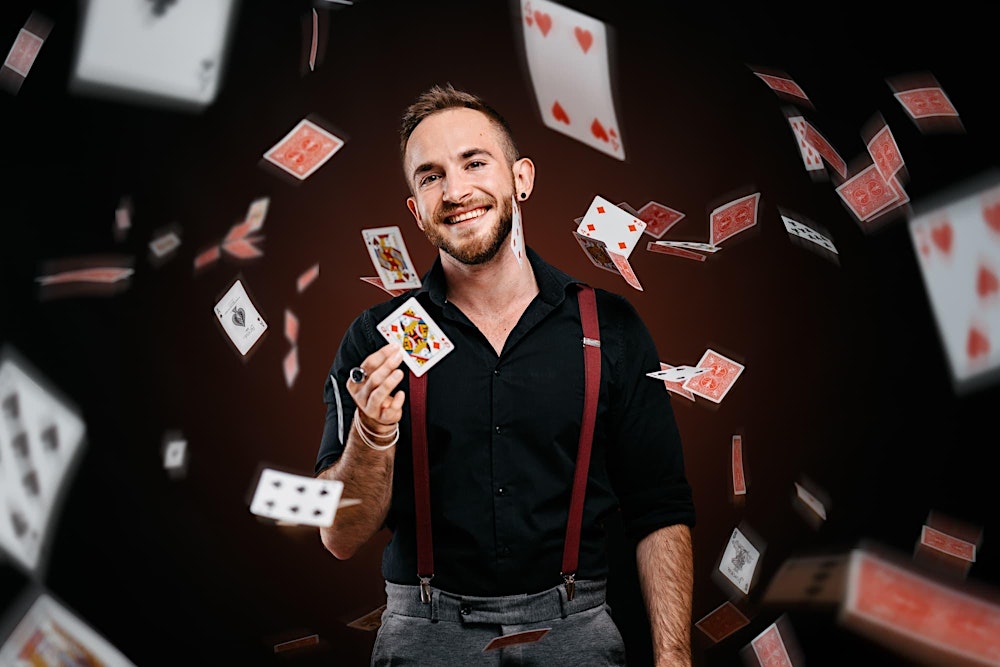 20:00 Finding the Butterfly- Magie mit Alex Hermann