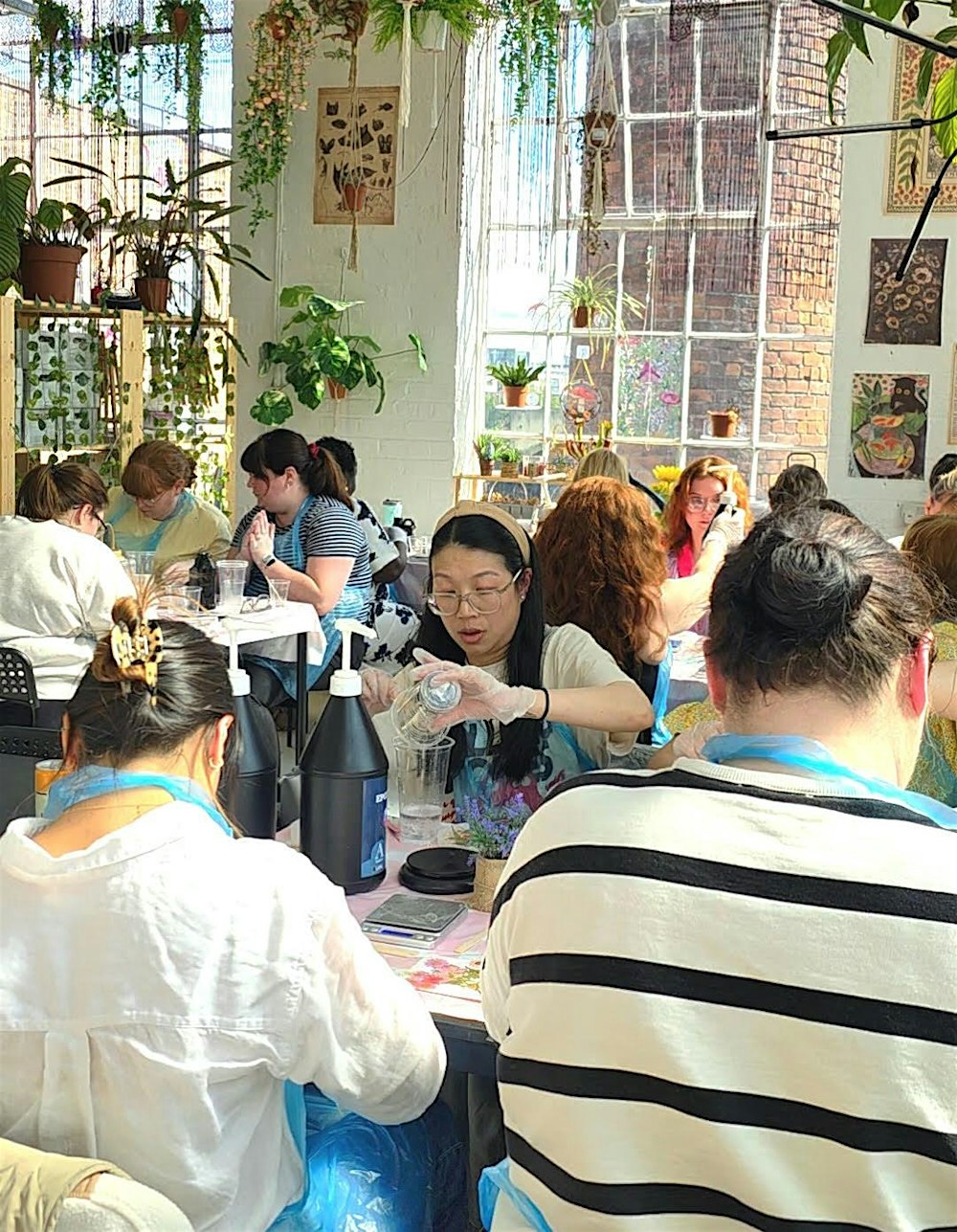 BRSHES, Winter Pressed Flower Epoxy Resin Workshop.