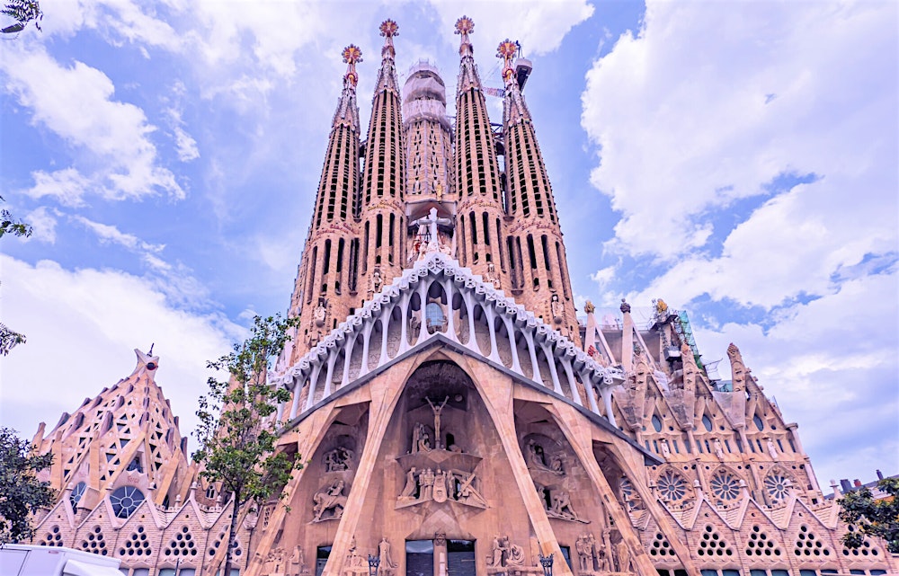 Barcelona: Sagrada Familia Skip-the-Line Guided Tour
