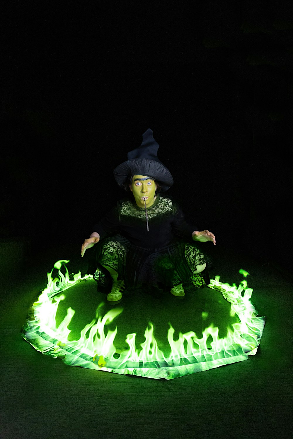 DeliaDelia! The Flat Chested Witch!