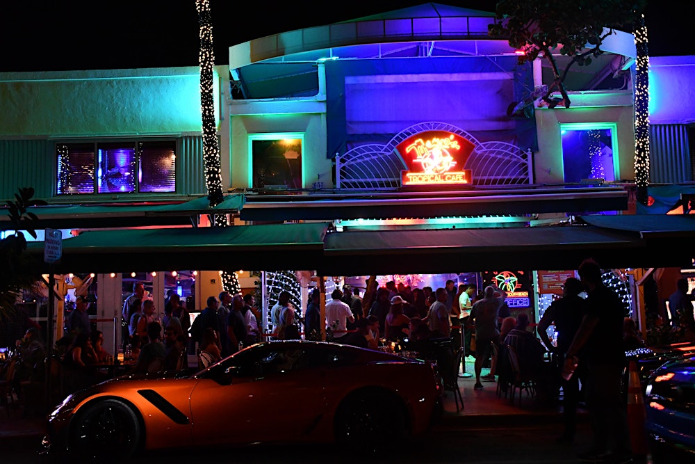 The Hottest Latin Party in Miami – The Mojito Room at Mango’s South Beach