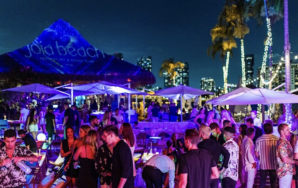 Intelligent Singles Mixer at Private Beach Club in Miami!