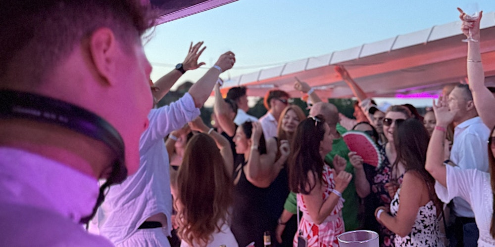 Das „Signature Red" Partyboot by Juwelier WEMPE und GENUSSBAR Events