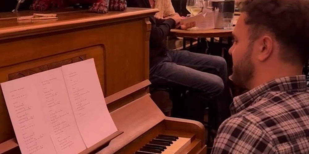 Alter Simpl Sing along Abend mit Jakob am Klavier