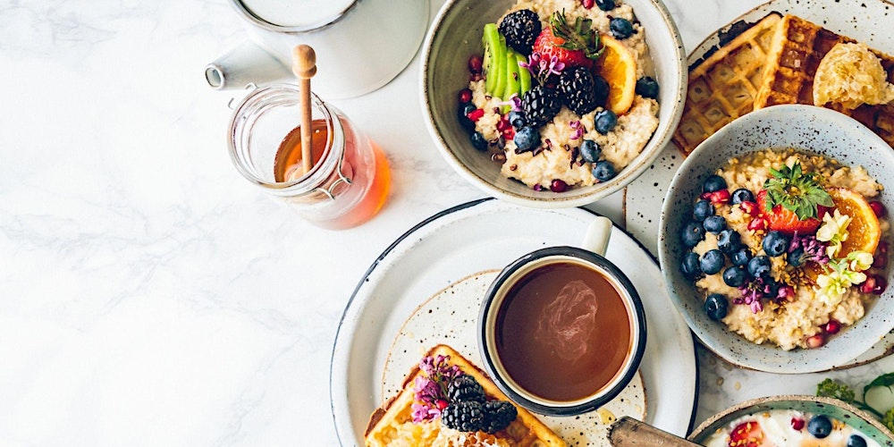 Kaffee zuerst, Fragen später – Langschläfer willkommen!