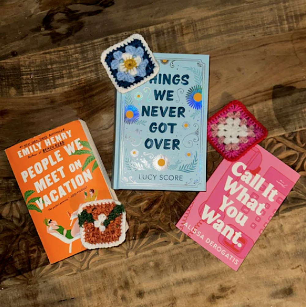 CROCHET CLASS: Book Cover Granny Squares