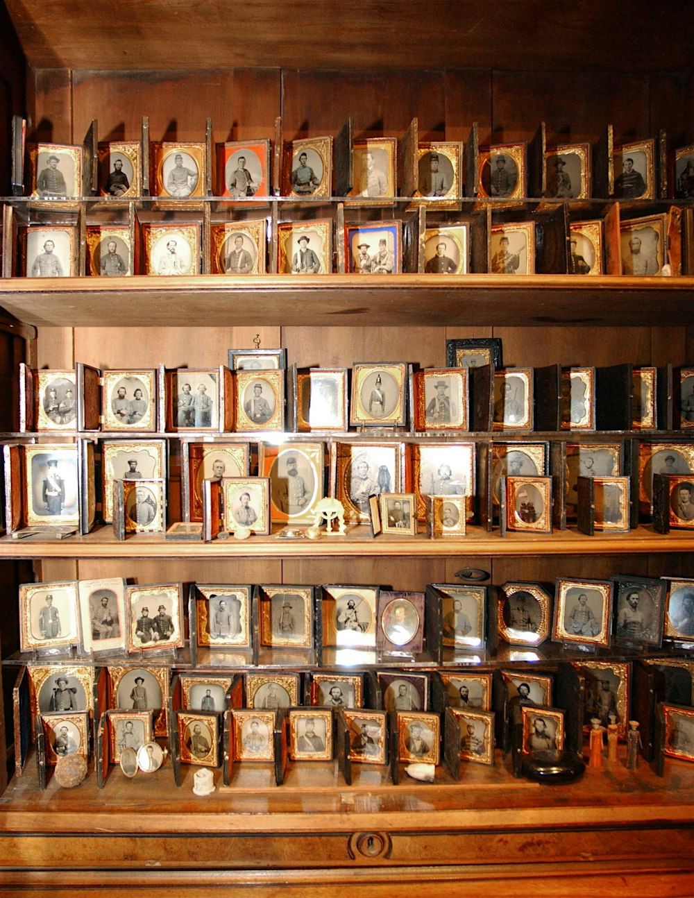 PHOENIX FLIES 2026 | Know When to Buy, Sell or Hold’em