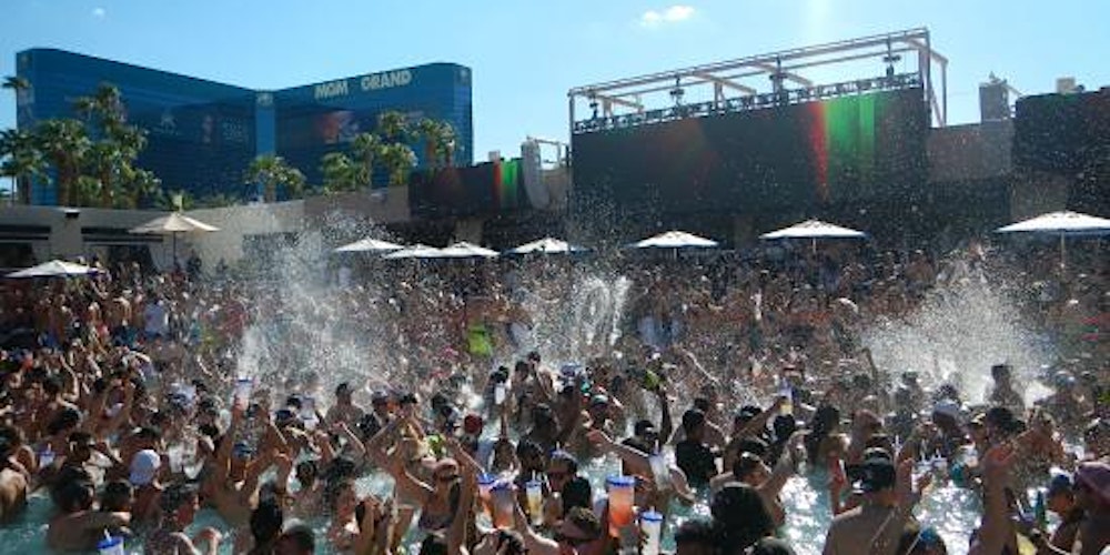 Sin City Club Crawl Pool Tour