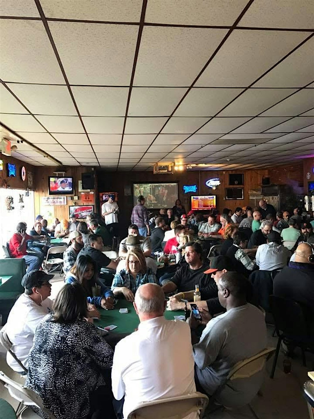 FREE Texas Holdem’ at Carl’s Corner