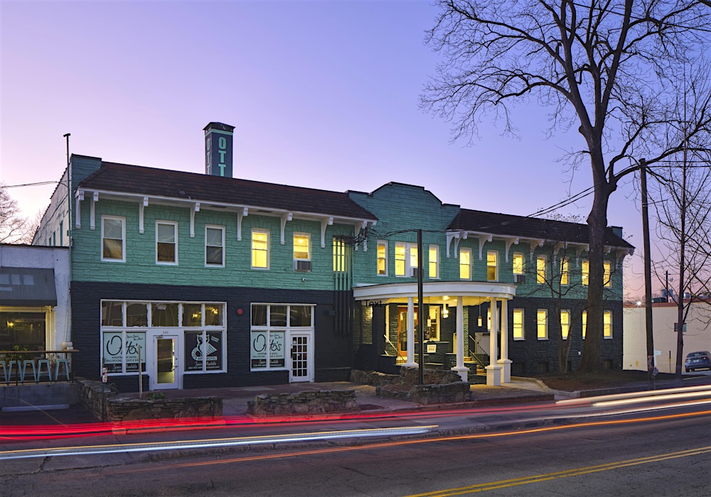 Phoenix Flies 2026 | Tour Otto's Apartment Hotel