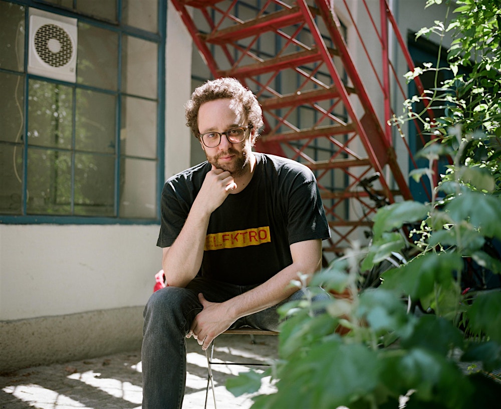 Callshop Concerts w/ Sam Irl